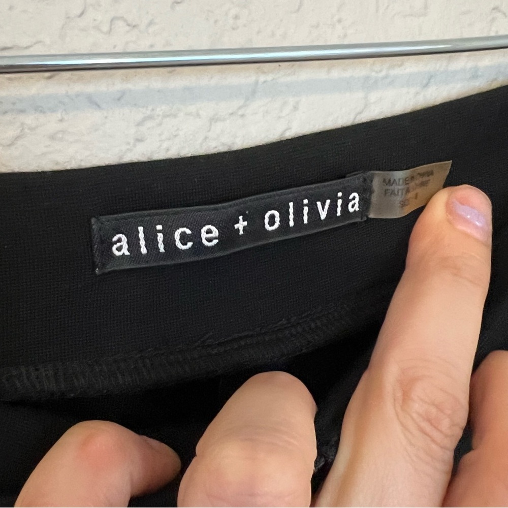 Alice + Olivia Leather Panel Stretch Crop Leggings - Picture 4 of 6